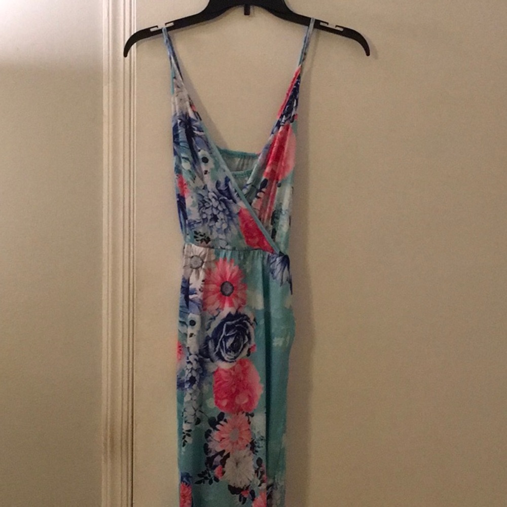 Medium maxi worn one time - Picture 2 of 3